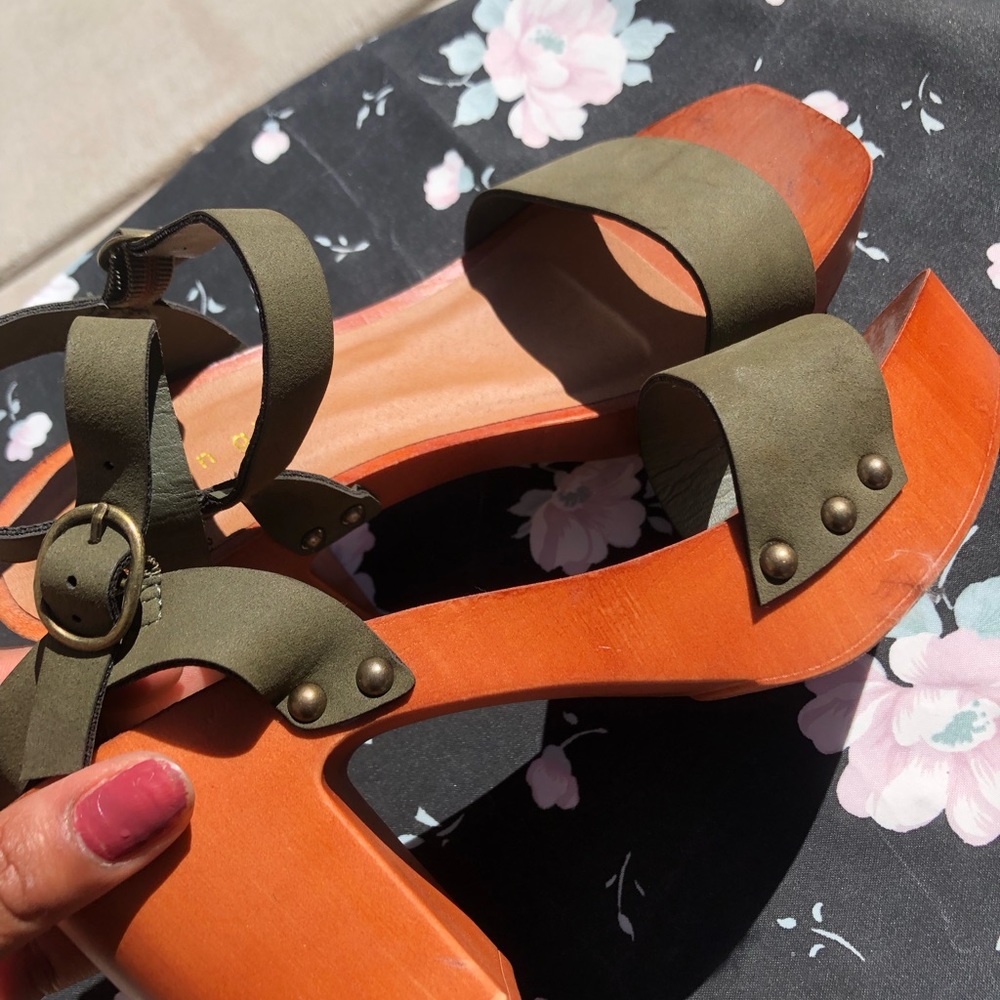 2 Pair Bundle Medium Heels Lightweight - image 1